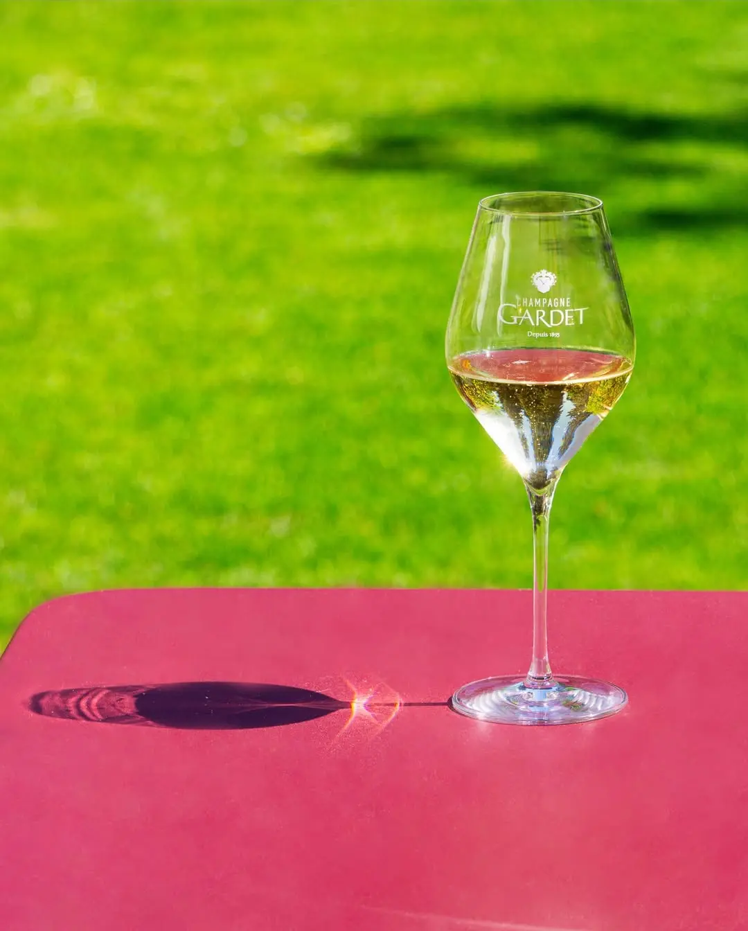 Champagner Gardet Weinregal-Display im Hamburger Bistro