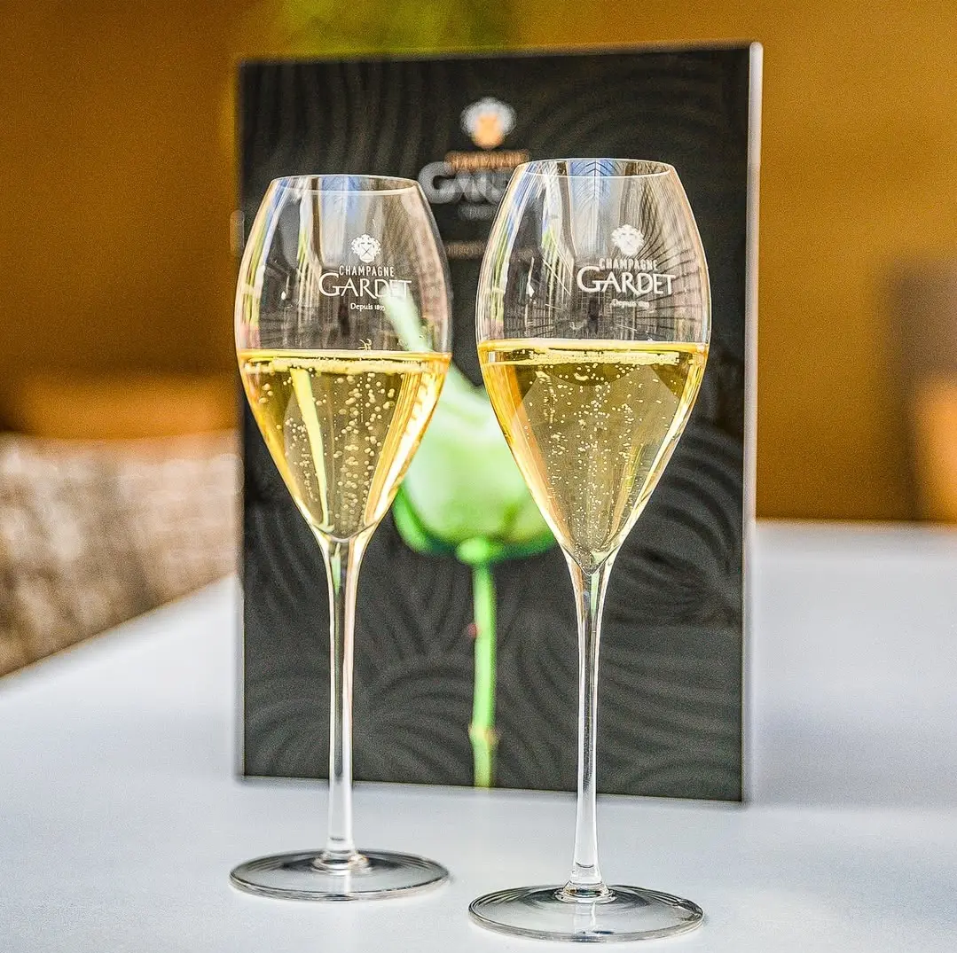 Champagner-Pyramide Gardet bei Hamburger Hochzeit