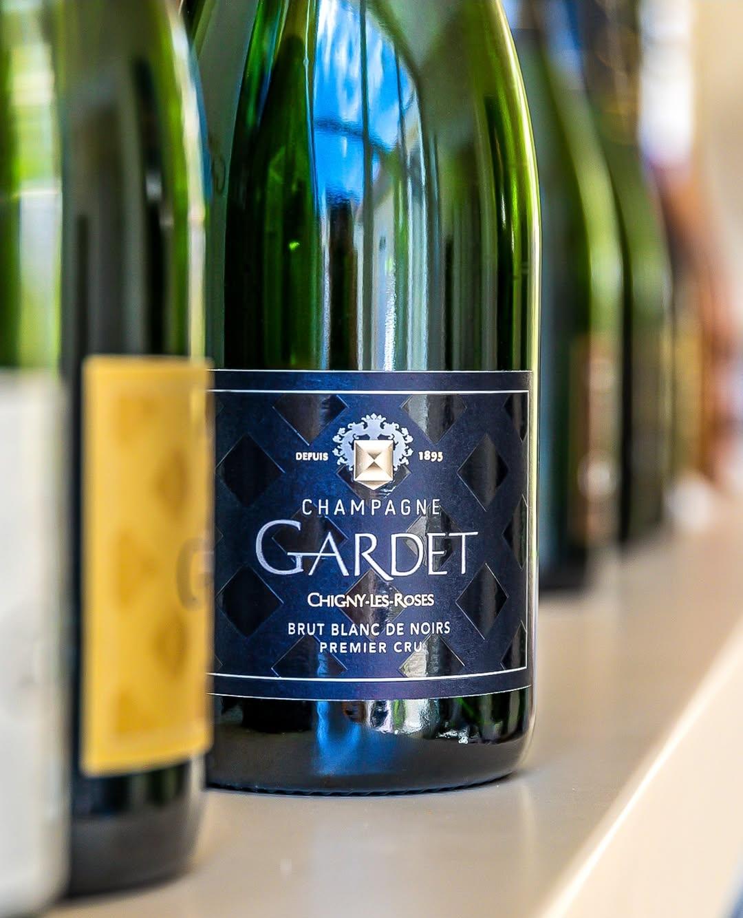 Champagner Gardet zur Hochzeit – Feierlicher Moment für das Brautpaar